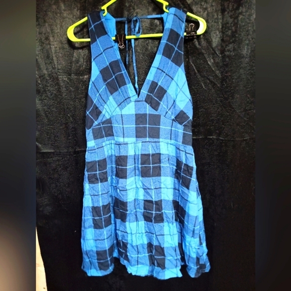 im in love with Derrick Dresses & Skirts - Blue plaid open back mini dress size large